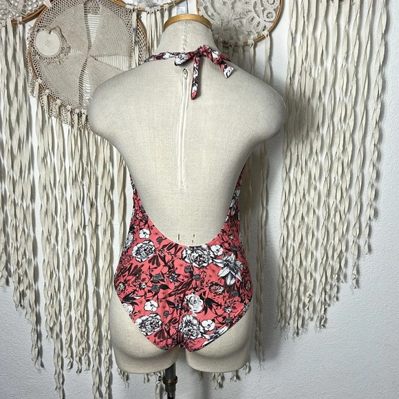 VIX Swimwear Pink and Gray Floral One Piece Swimsuit Size Large - Picture 6 of 7